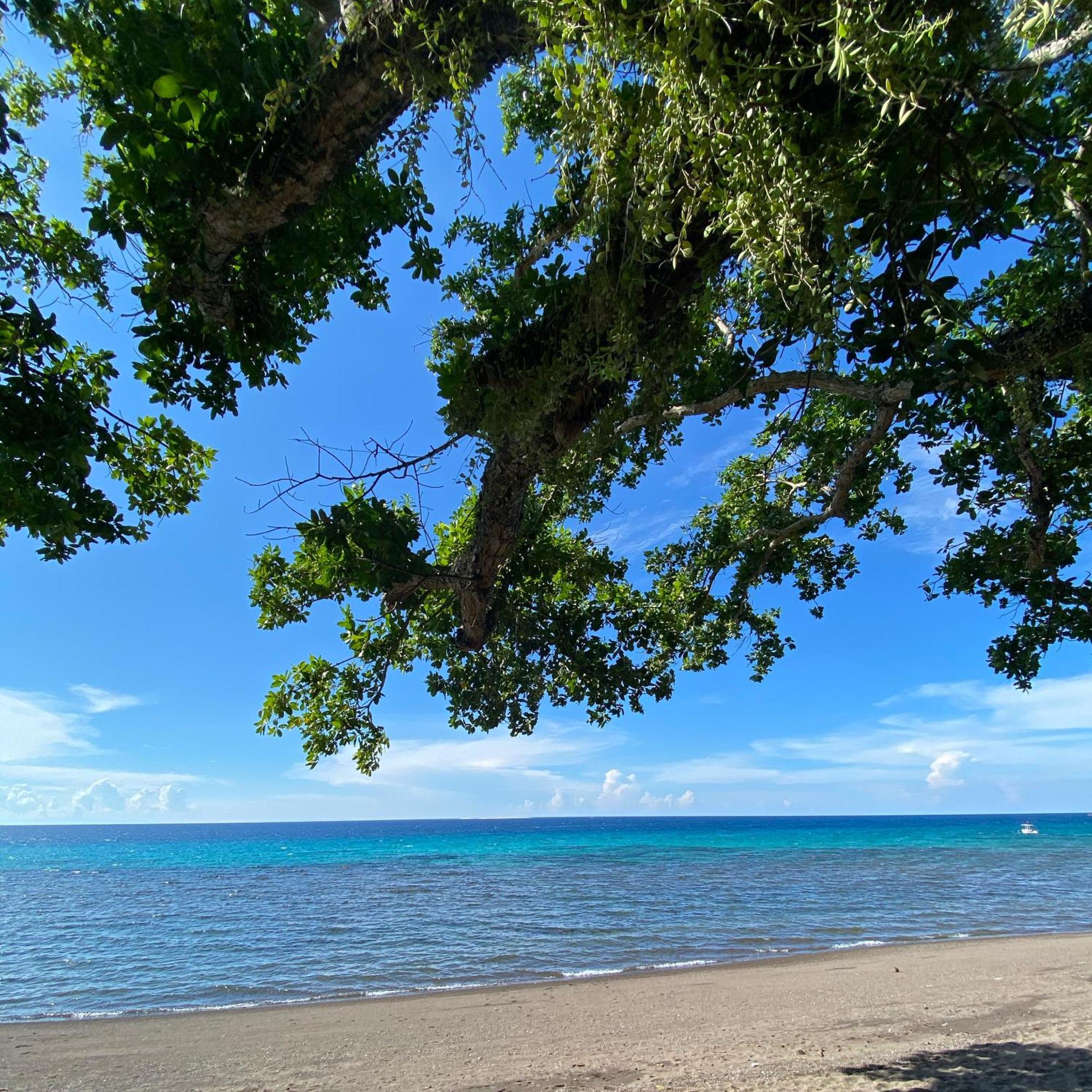Camiguin Island Golden Sunset Beach Club Mambajao Exterior foto