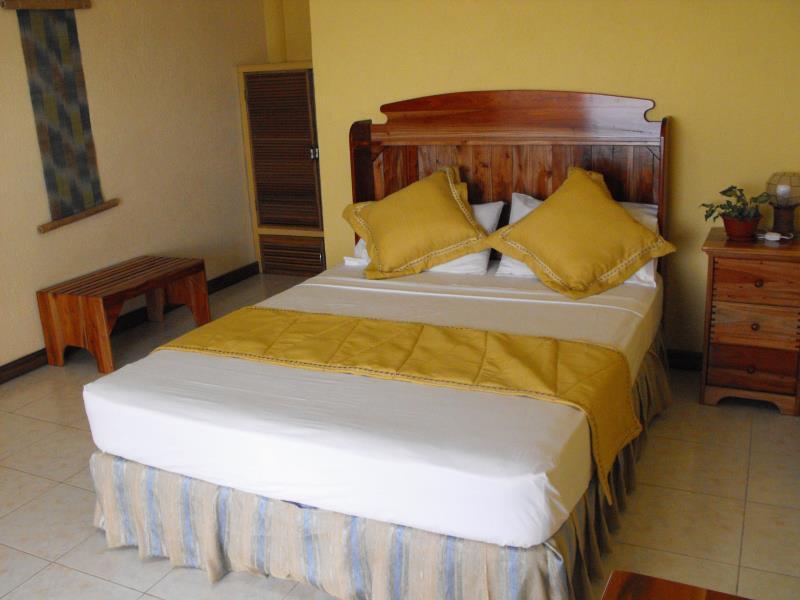 Camiguin Island Golden Sunset Beach Club Mambajao Exterior foto
